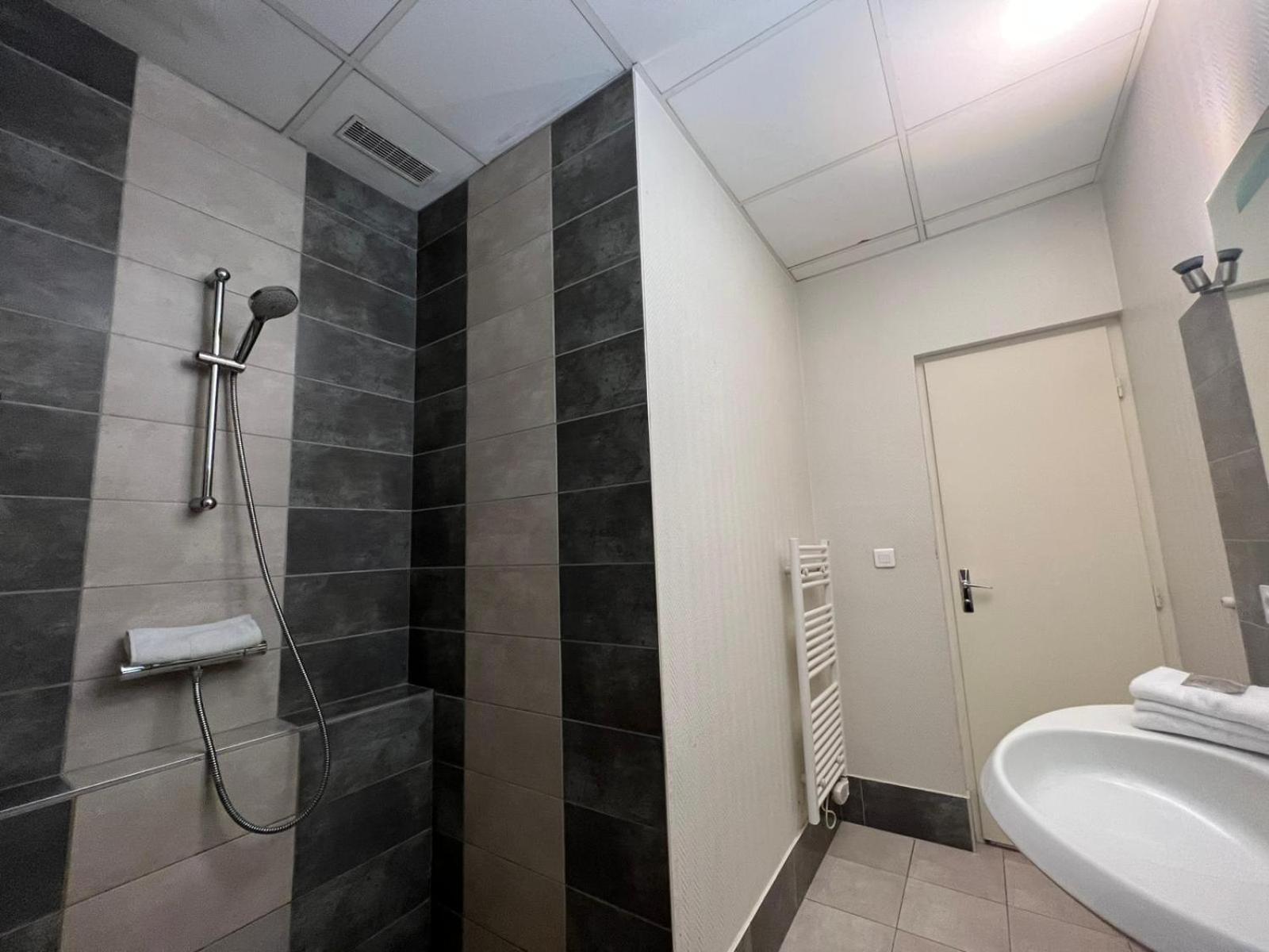 Logis Hotel-Restaurant Saint Romain Anse Szoba fotó