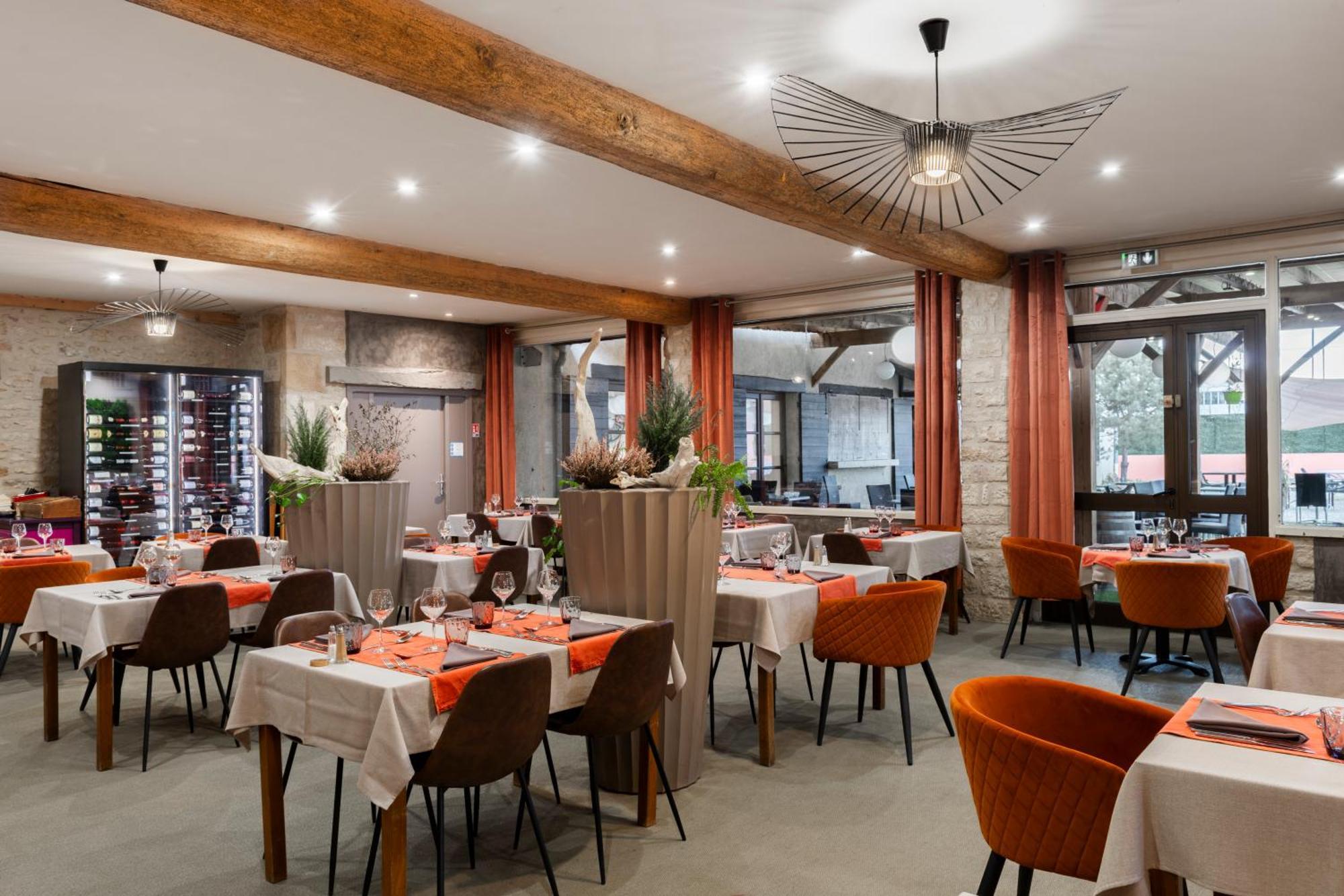 Logis Hotel-Restaurant Saint Romain Anse Kültér fotó