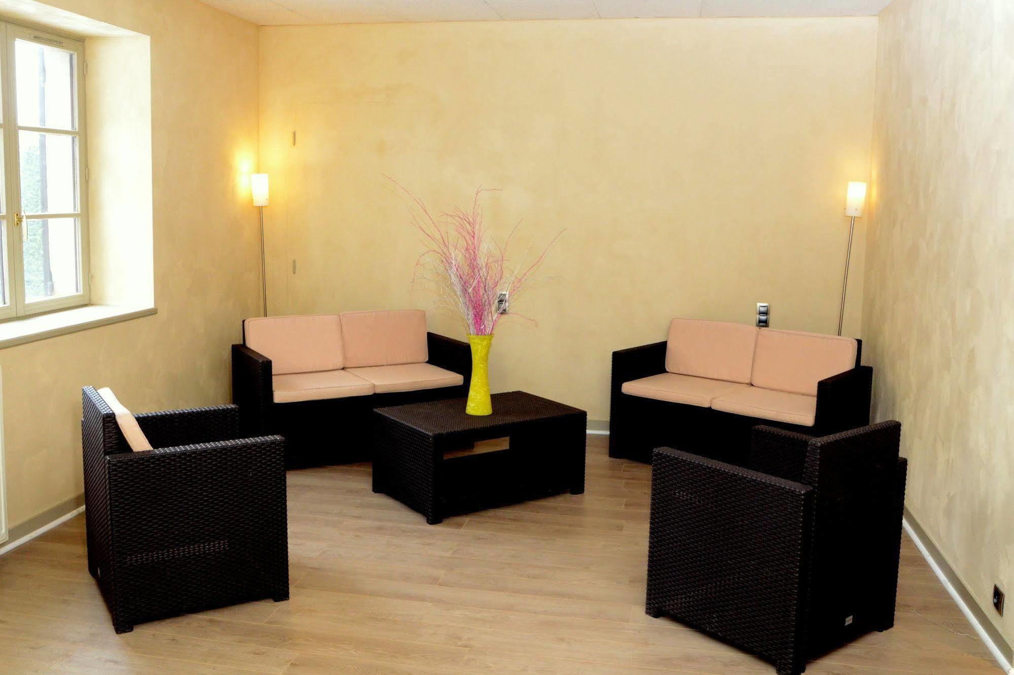 Logis Hotel-Restaurant Saint Romain Anse Kültér fotó