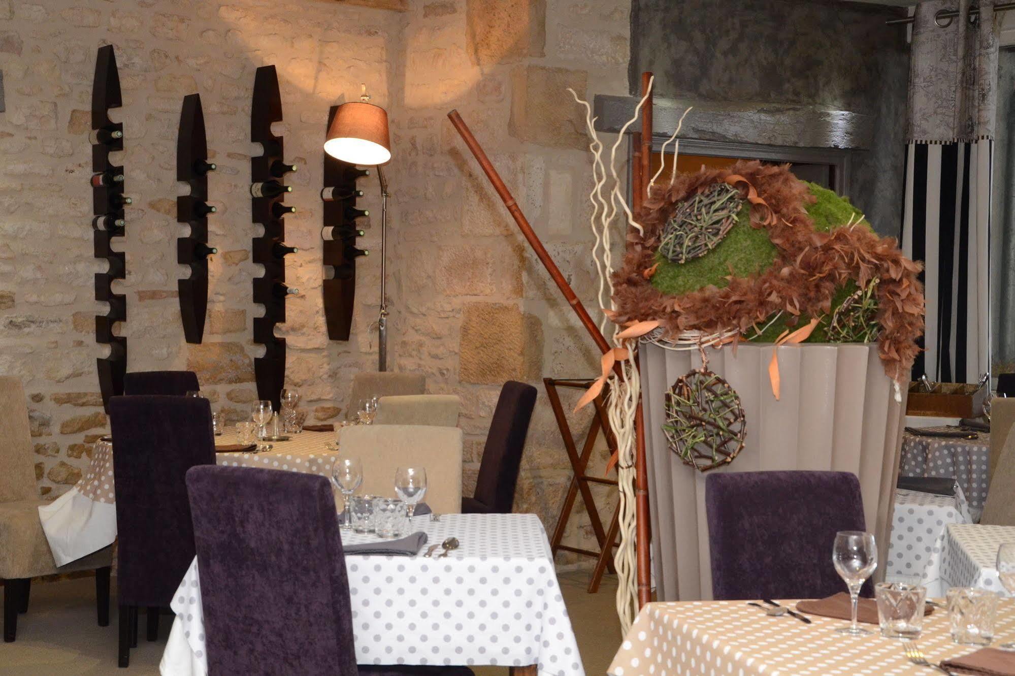 Logis Hotel-Restaurant Saint Romain Anse Kültér fotó
