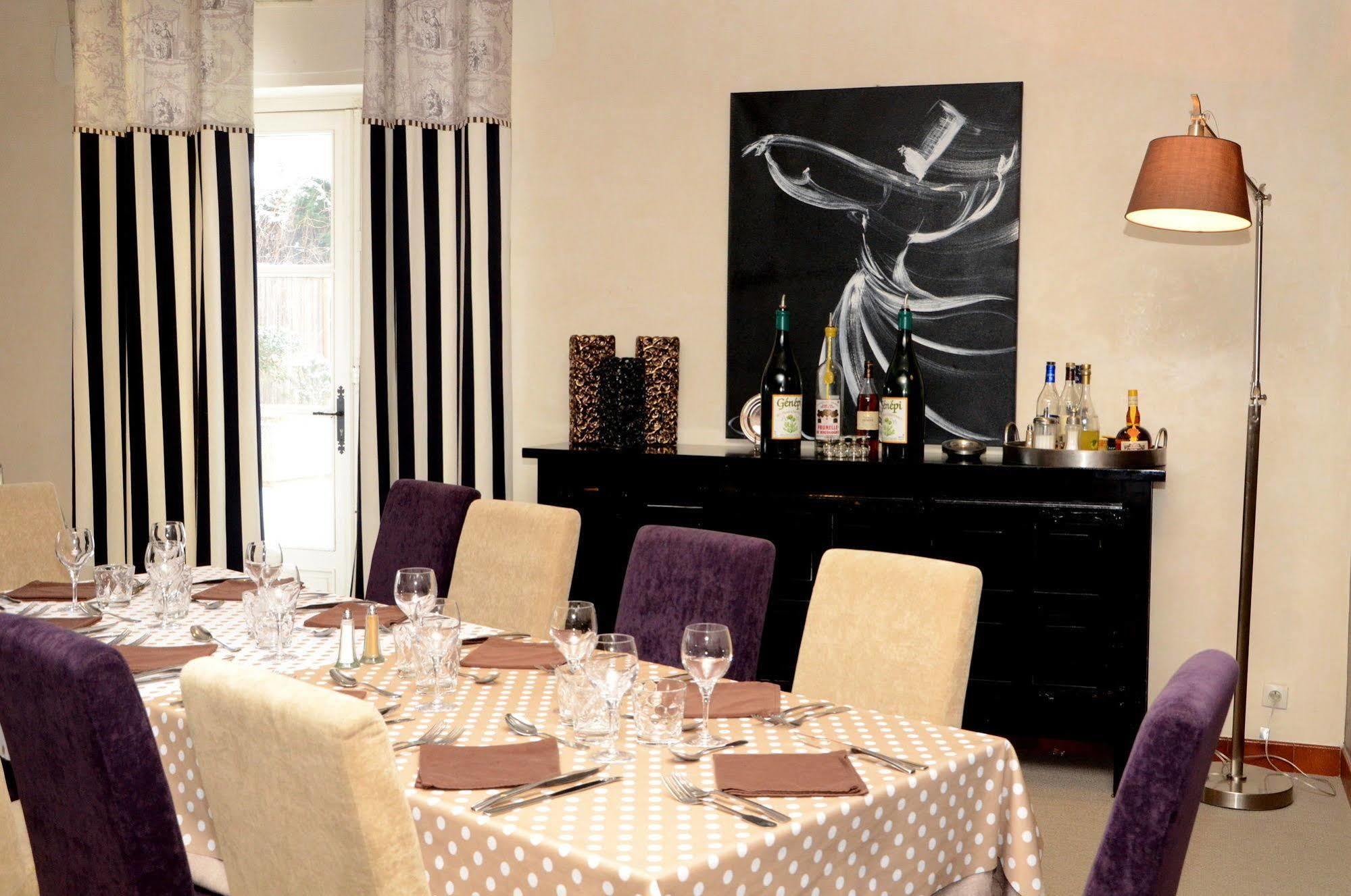 Logis Hotel-Restaurant Saint Romain Anse Kültér fotó