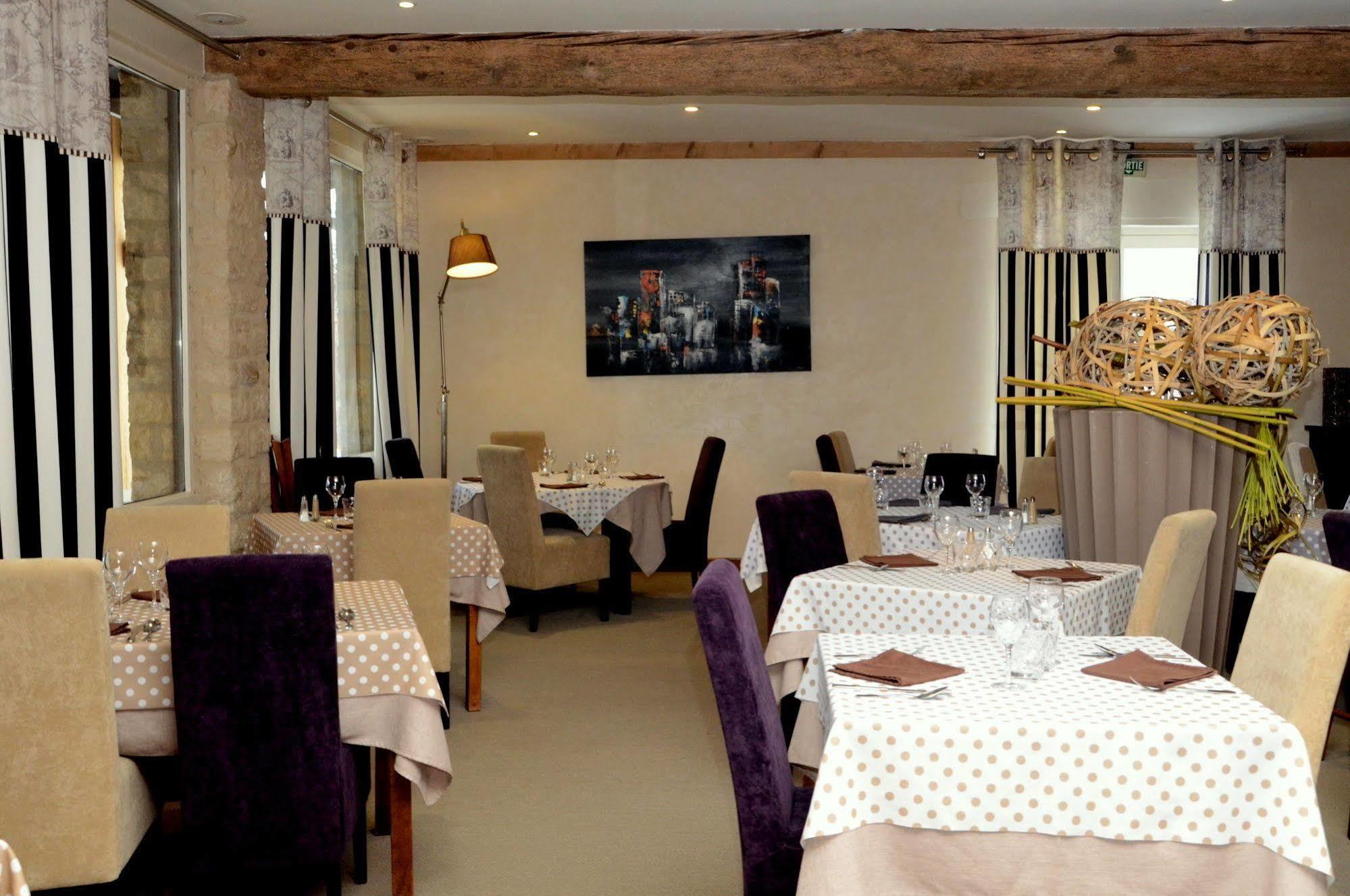 Logis Hotel-Restaurant Saint Romain Anse Kültér fotó